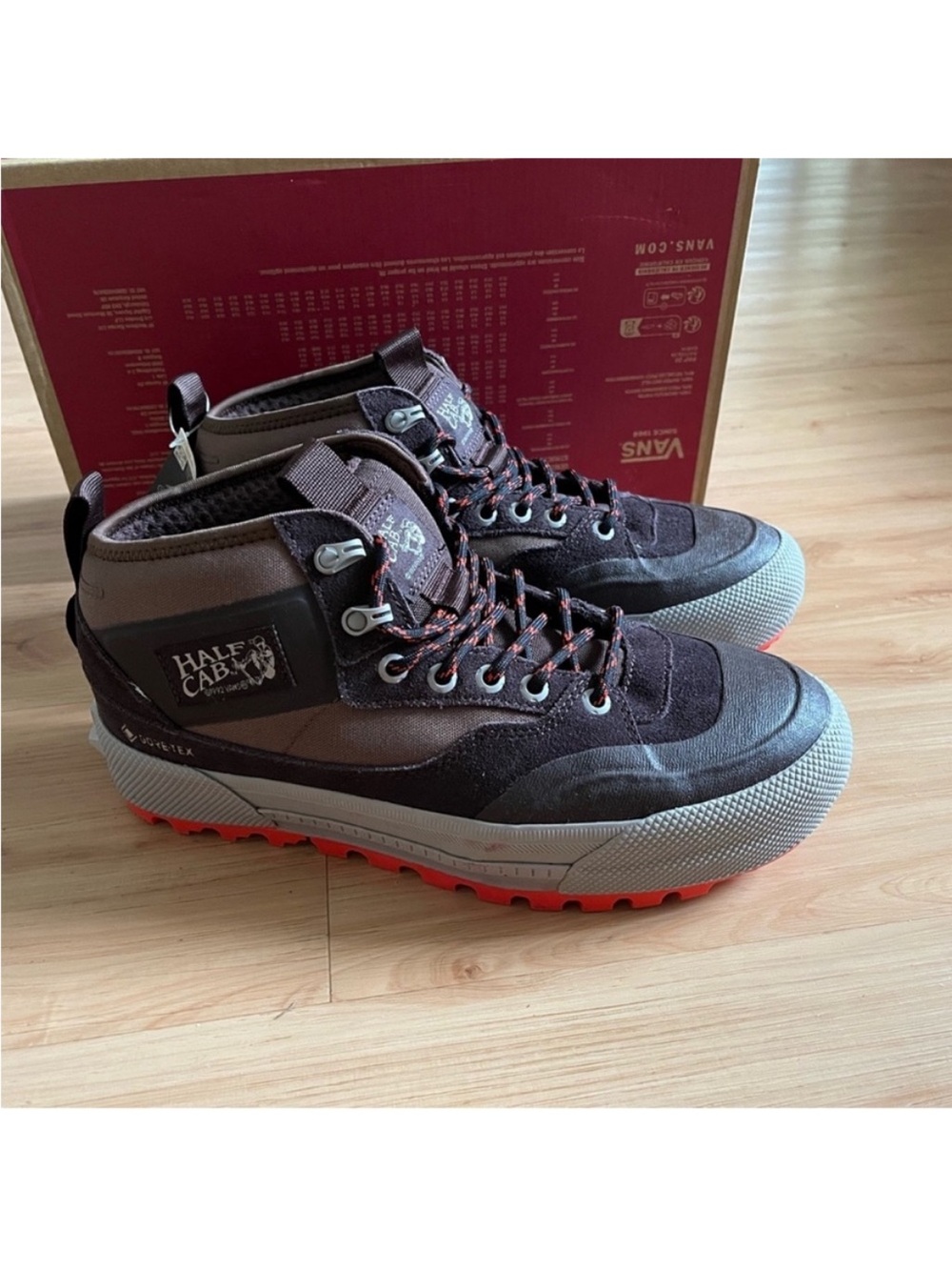 Vans MTE Half Cab Gore-Tex
Shoes Women 10.OUS